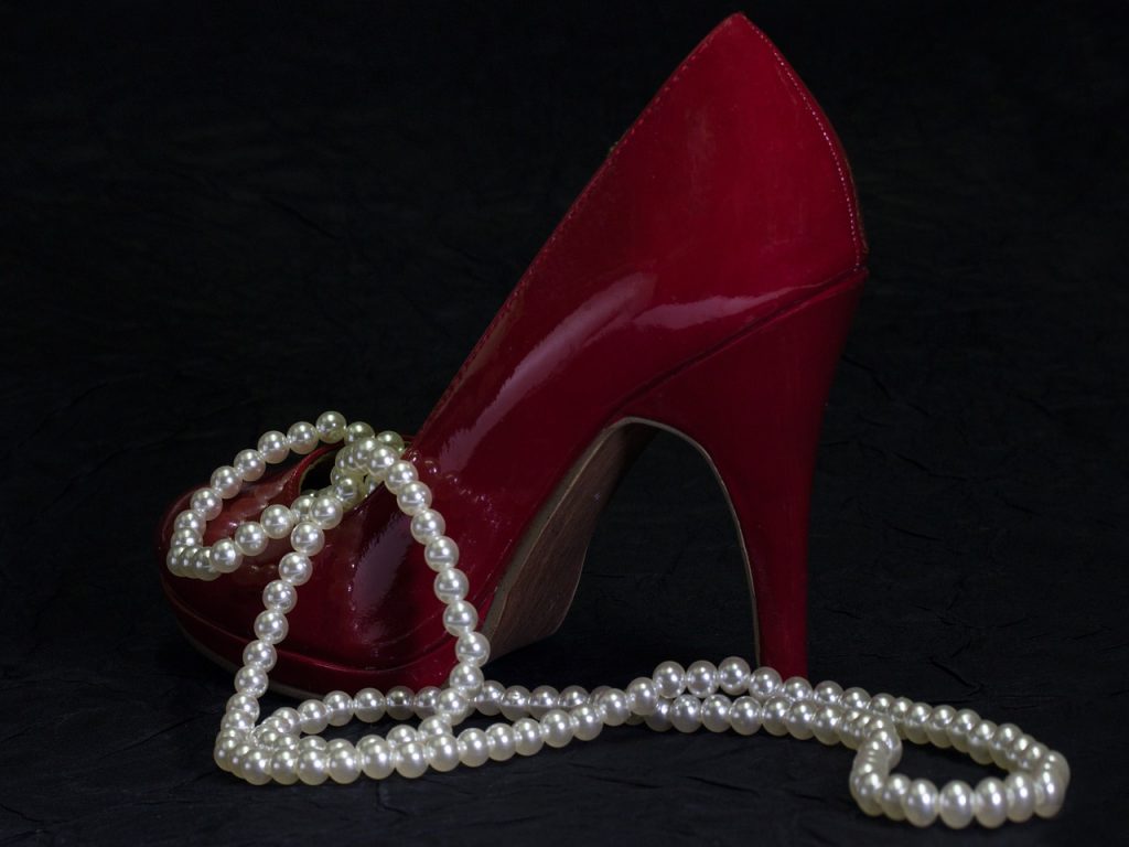 beads, pearl necklace, women's shoes