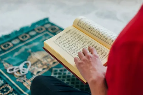 jaanzieoutfits.com / Benefits of Reading Surah Yaseen after Fajr/ surah yaseen/
